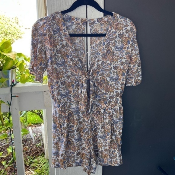 LOFT BEACH PAISLEY TIE FRONT ROMPER - Picture 2 of 6